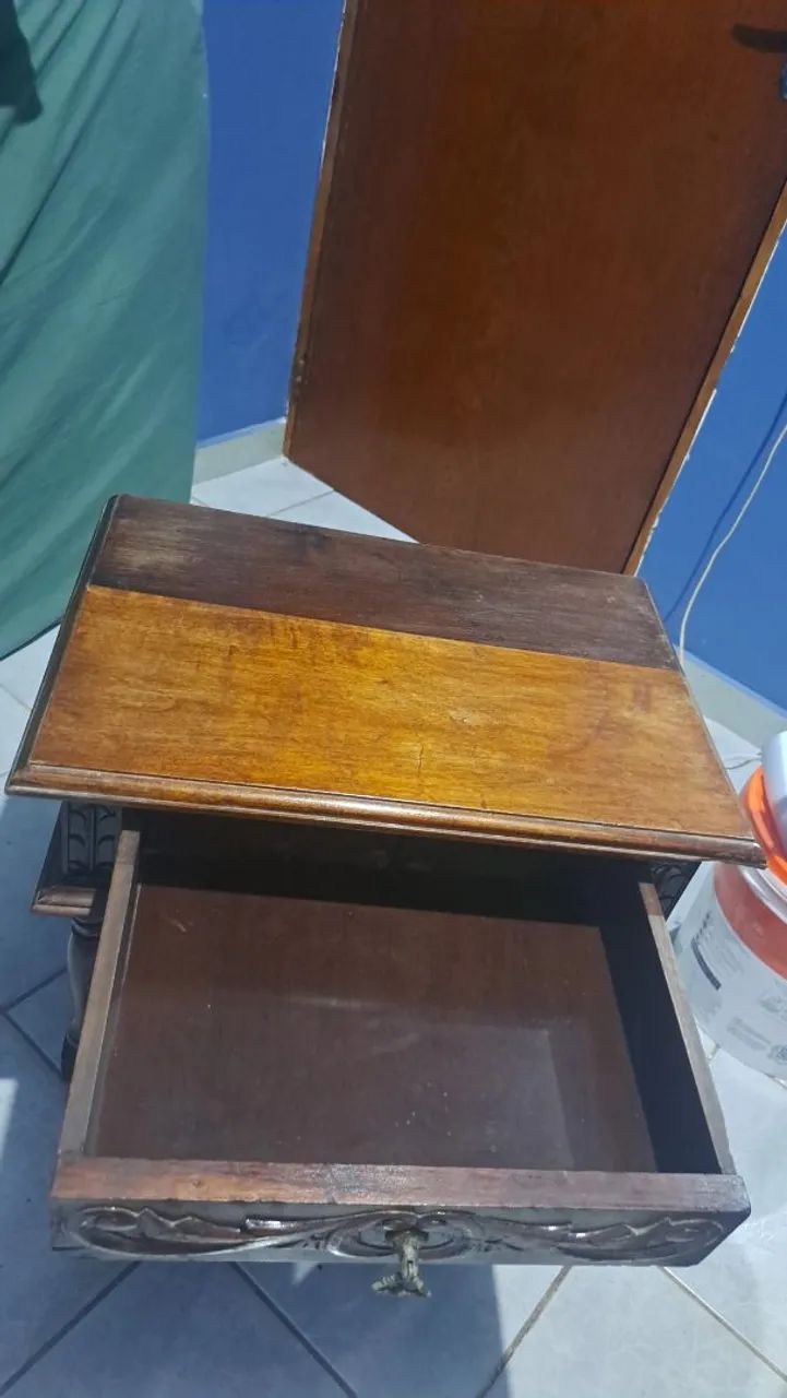 Escrivaninha antiga64330588508674122