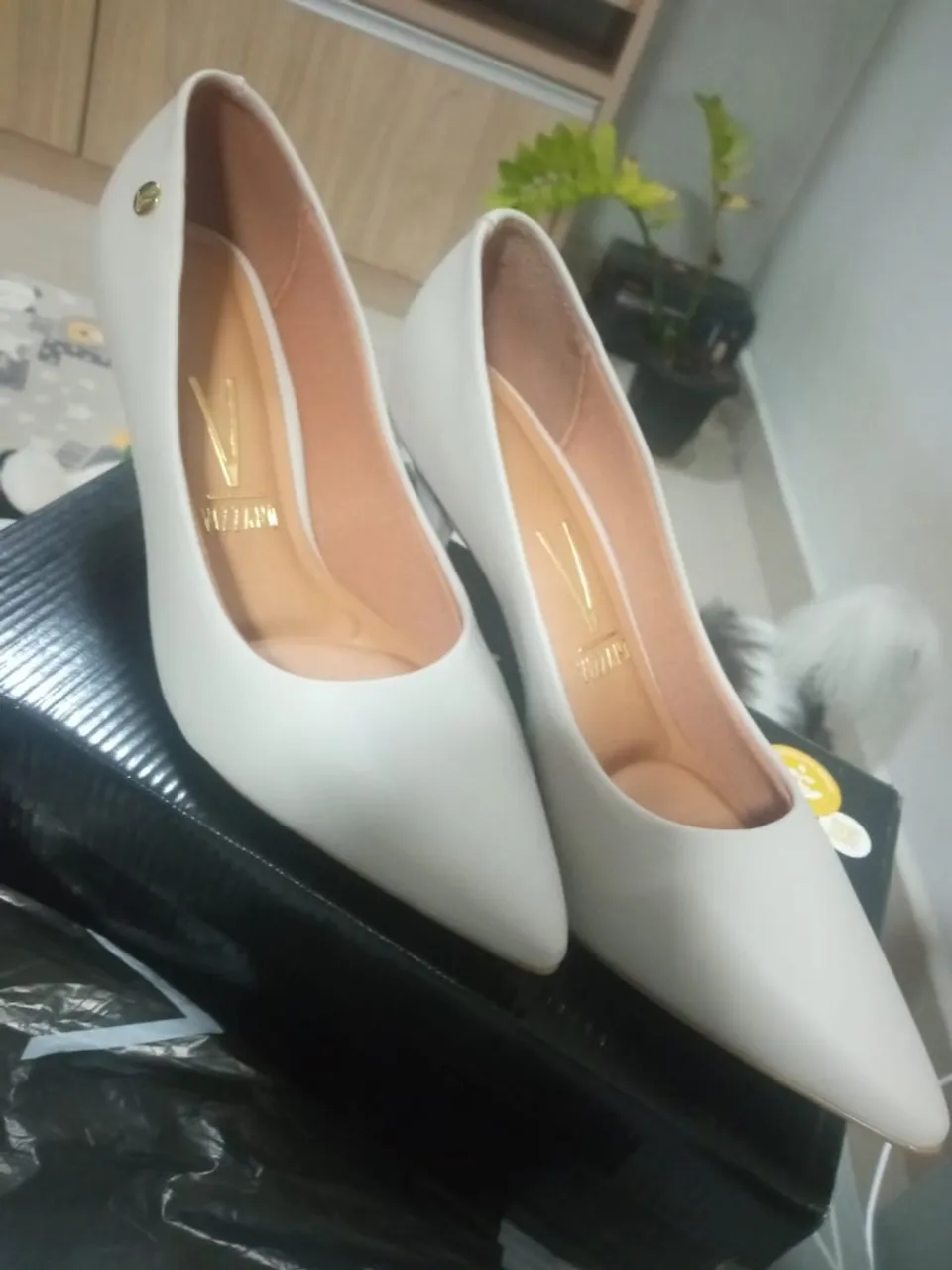 Scarpin Vizzano Branco - Elegância e Conforto