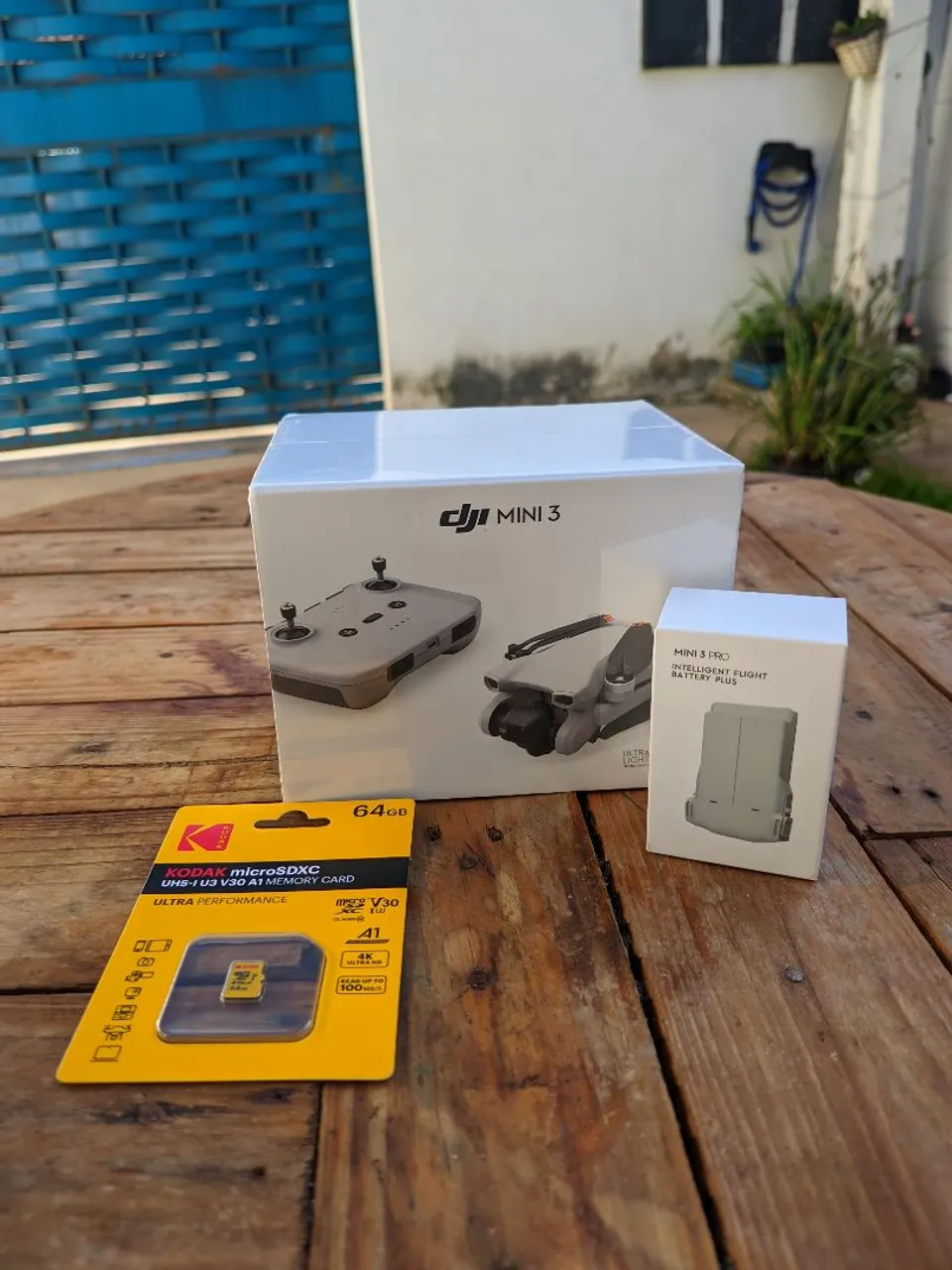 DJI Mini 3 + Cartão 64GB +bateria plus extra- Novo!