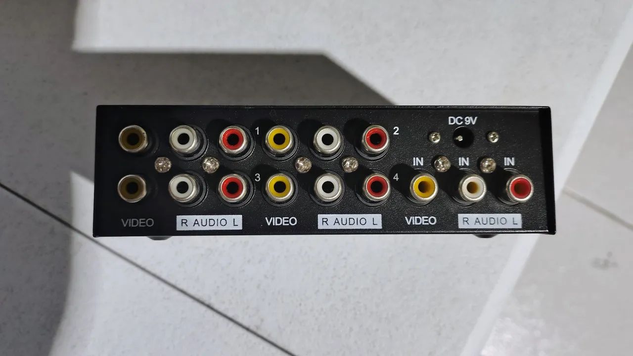 Splitter de Vídeo e Áudio 4 Portas - Foto 3
