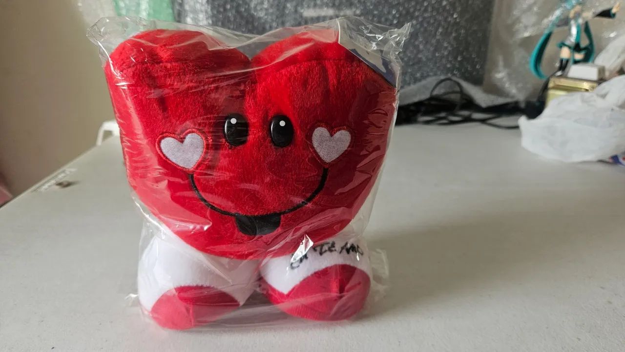 pelucia coração, pelucia porco quadrado, pantera cor de rosa (valores na descrição)