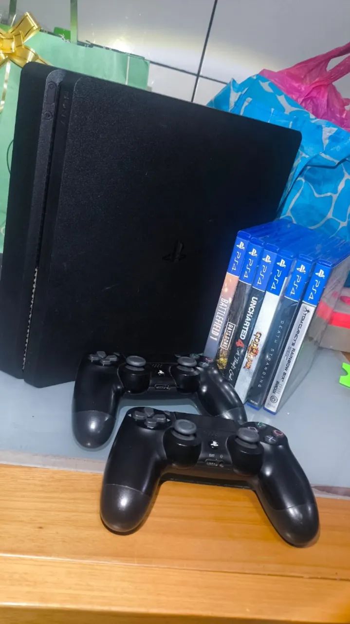 ps4 slim 1tb 2 controles 6 jogos - Foto 3
