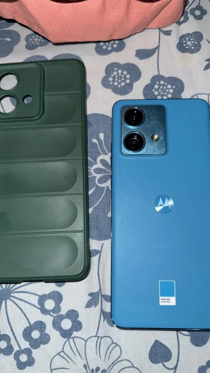 Tem conversa , celular em perfeito estado.  Coloquei a venda, poreciso de notebook urgente