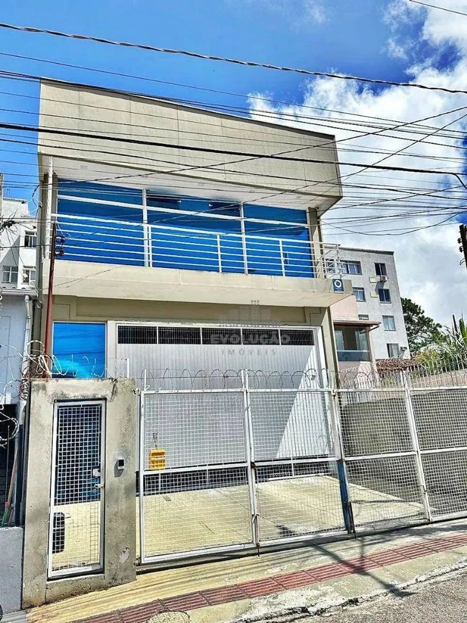 Salas comerciais, disponível para locação, ideal para escritórios, bairro Capoeiras, Flori