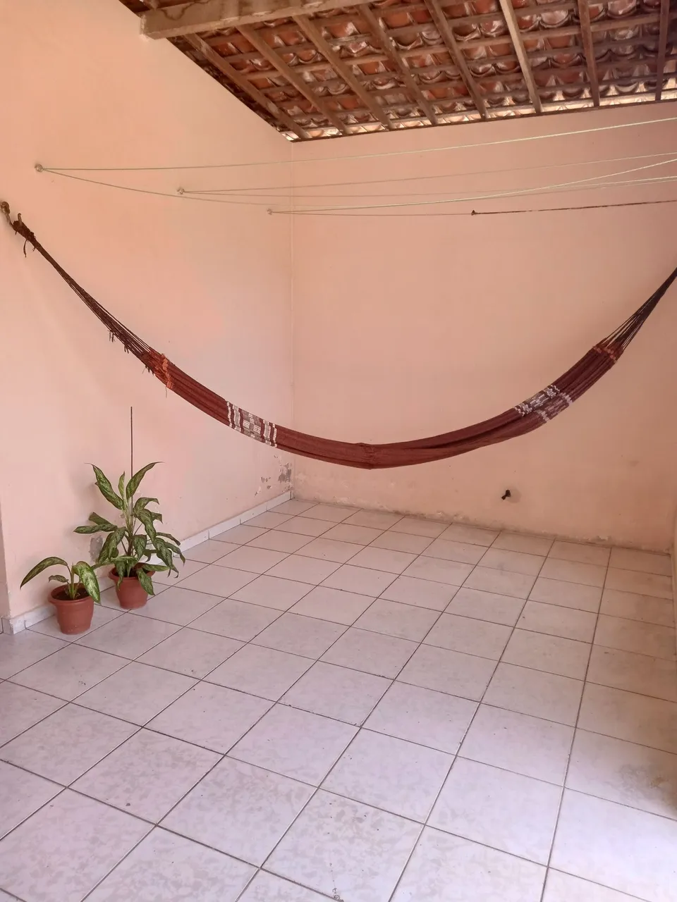 Vende-se ótima casa em Felipe Camarão!