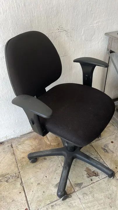 Cadeira de Escritório Giratória com Rodas