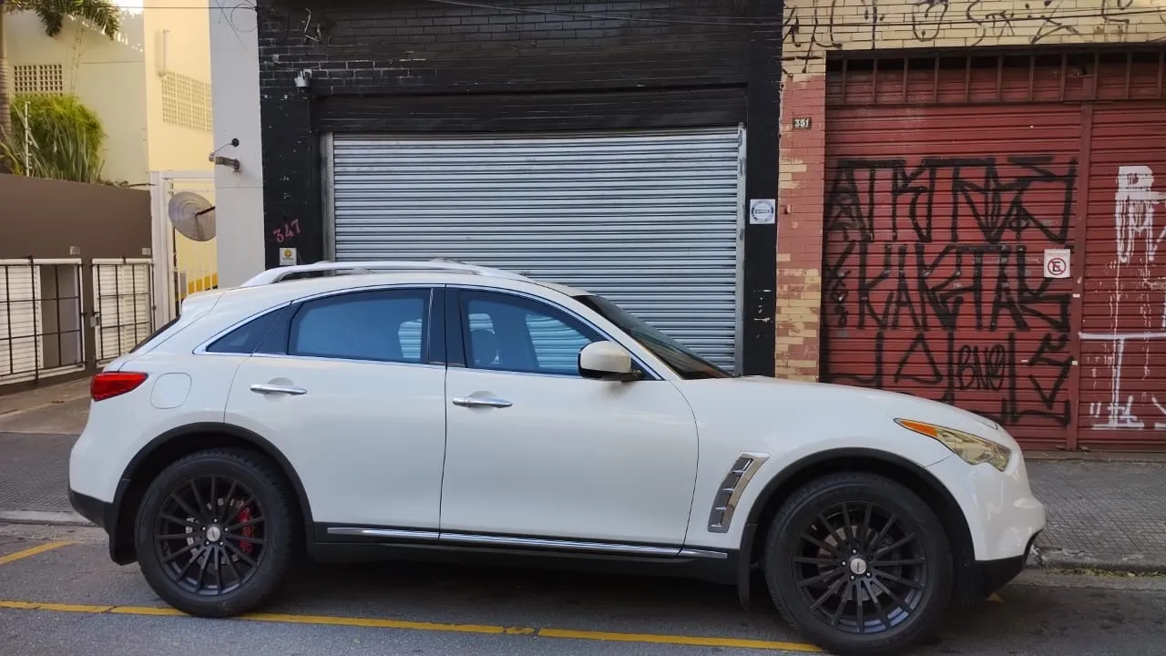 Infiniti FX35 2011