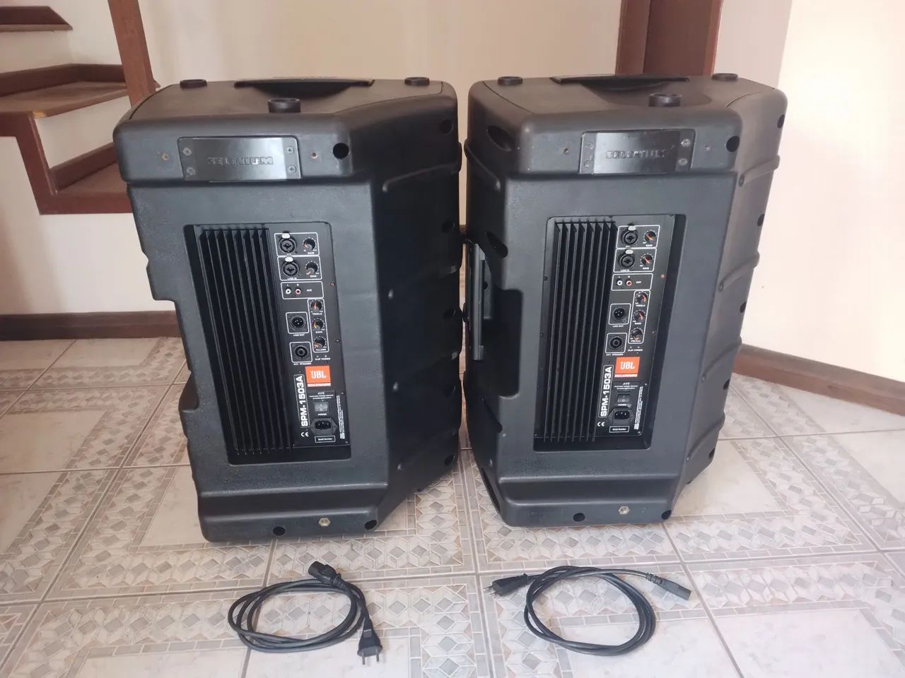 Par de Caixas Ativas  JBL SPM-1503A / 400w RMS Cada!! + Brindes - Foto 3
