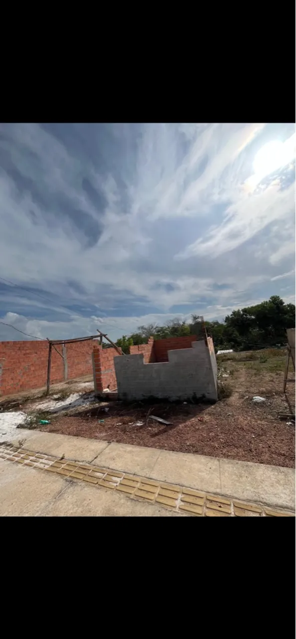 Terreno com uma construção 6x8