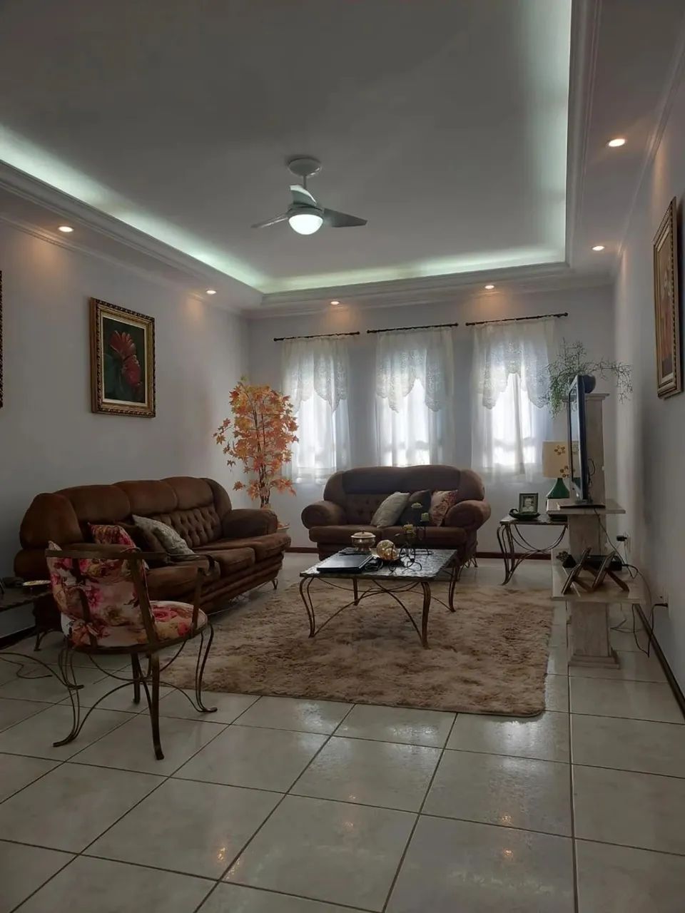 Casa à venda no Jardim do Trevo com 4 dormitórios