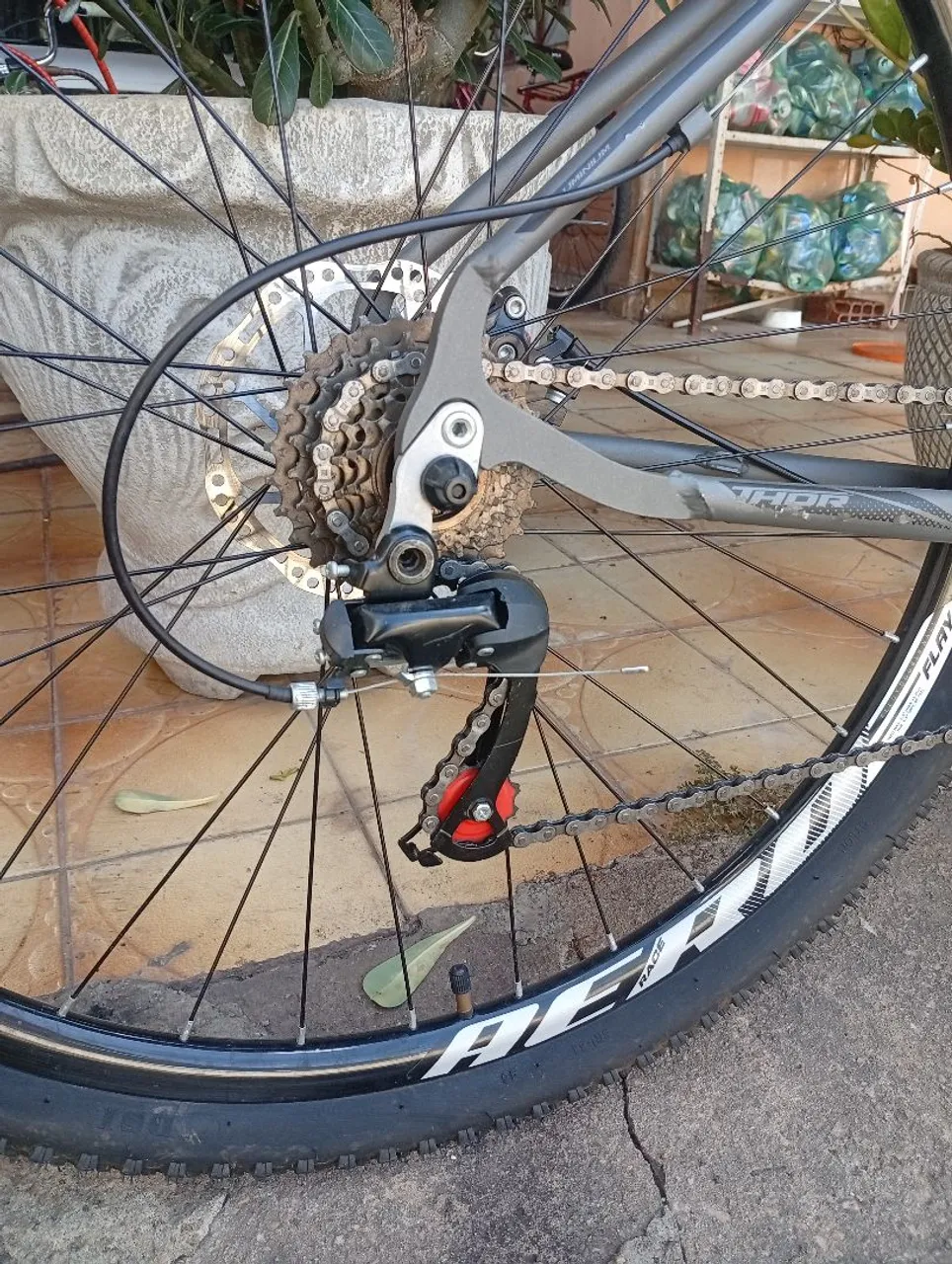 Vendo baike de ciclismo aro29 quadro 17 de alumínio zera