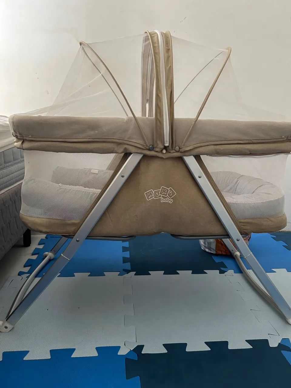 Berço dobrável com mosquiteiro64301928671490121