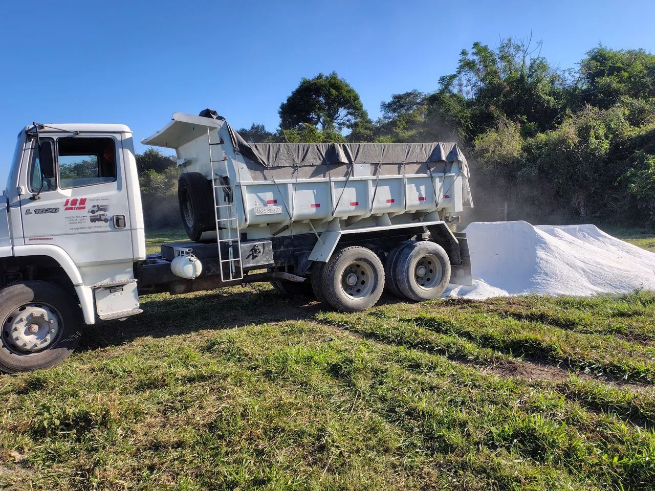 Areia , pedra , pedriscos , pó de pedra , bgs , boca corrida , calcário o melhor preço da  - Foto 2