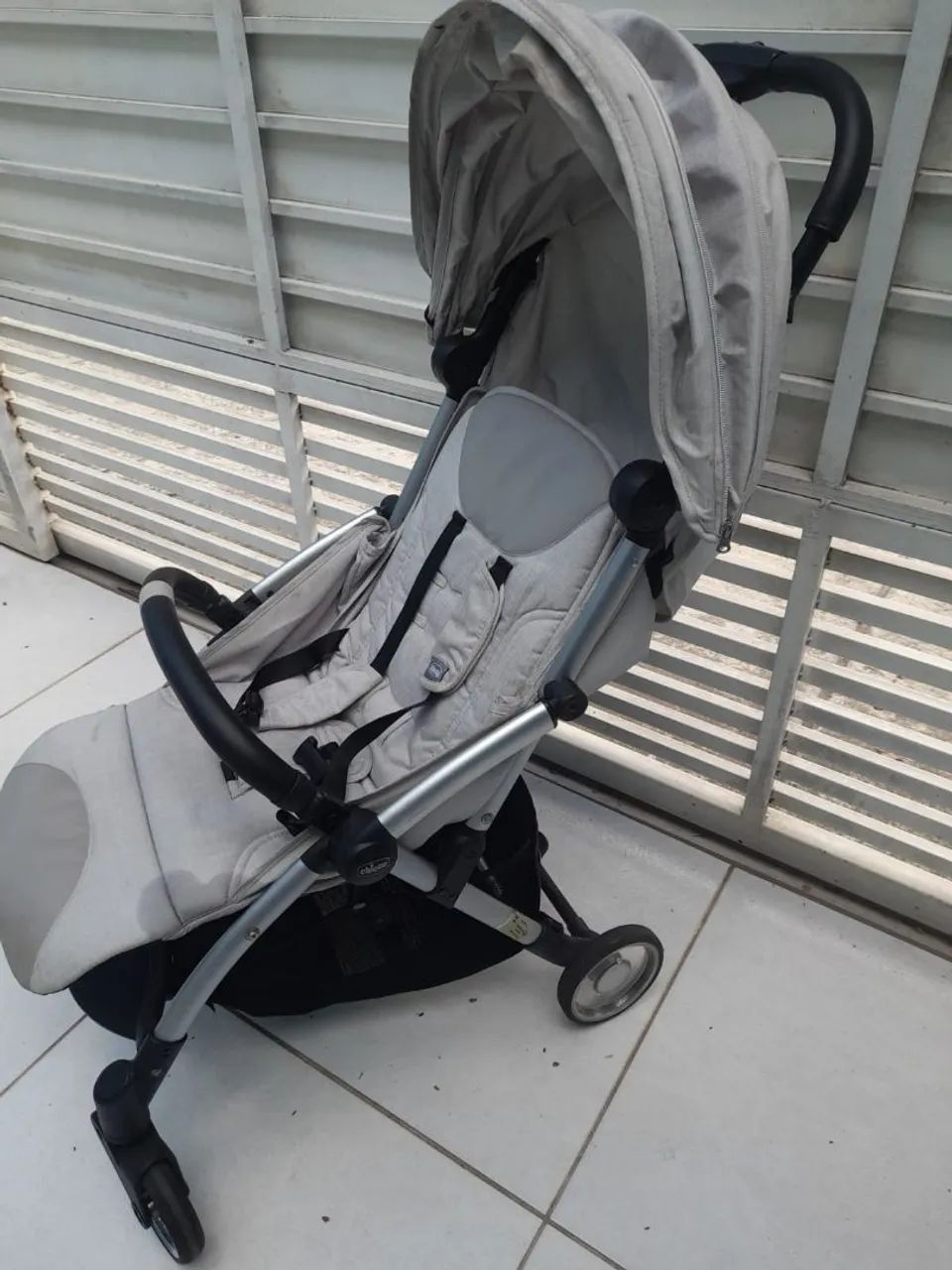 Carrinho de bebê CHICCO dobráve l(USADO) - Foto 3