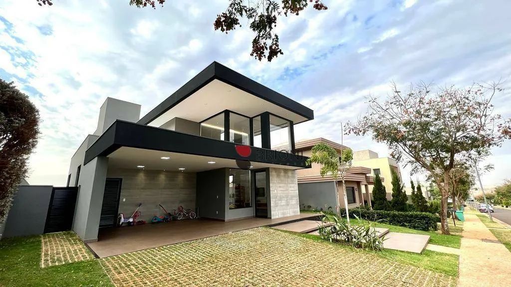 Casa Alto Padrão com 350 m², 3 quartos/suítes à venda no condomínio Alphaville, em Ribeirã