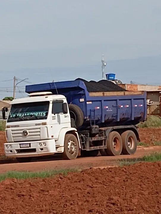 Caminhão Truck - KP Transportes - Foto 3