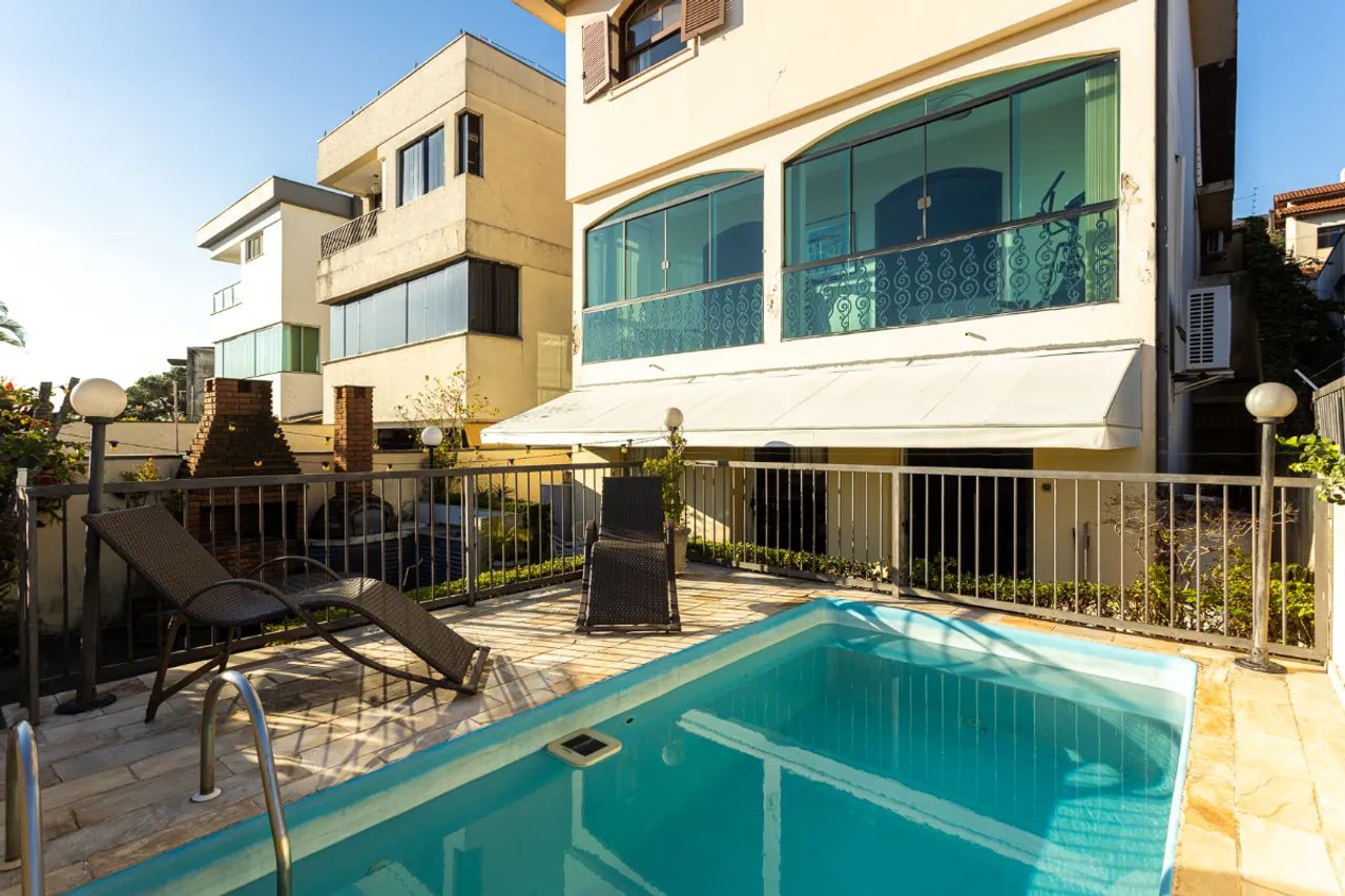 Casa para venda em Vila Romana com 3 quartos, sendo 1 suíte, 282m²
