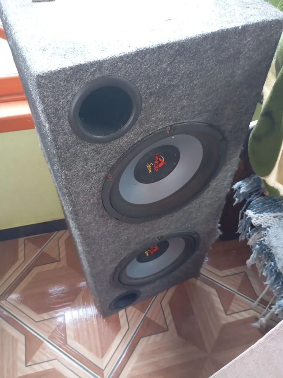 Vendo Caixa de som automotivo 