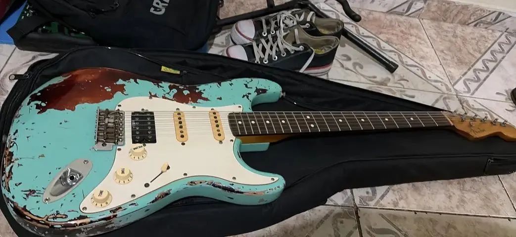 Guitarra squier e ampero one  - Foto 3