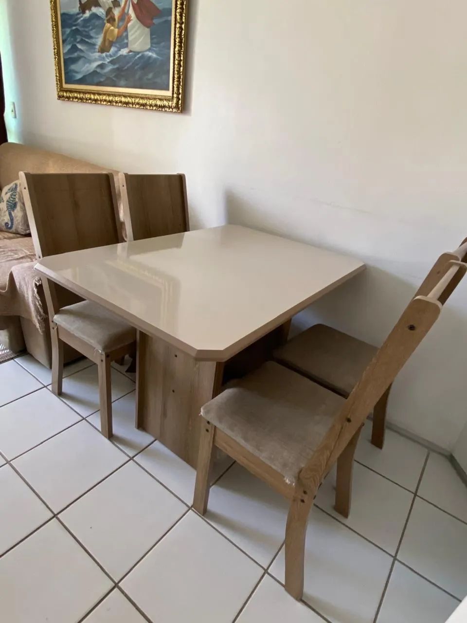 Mesa com 4 cadeiras (em ótimo estado) - Foto 2