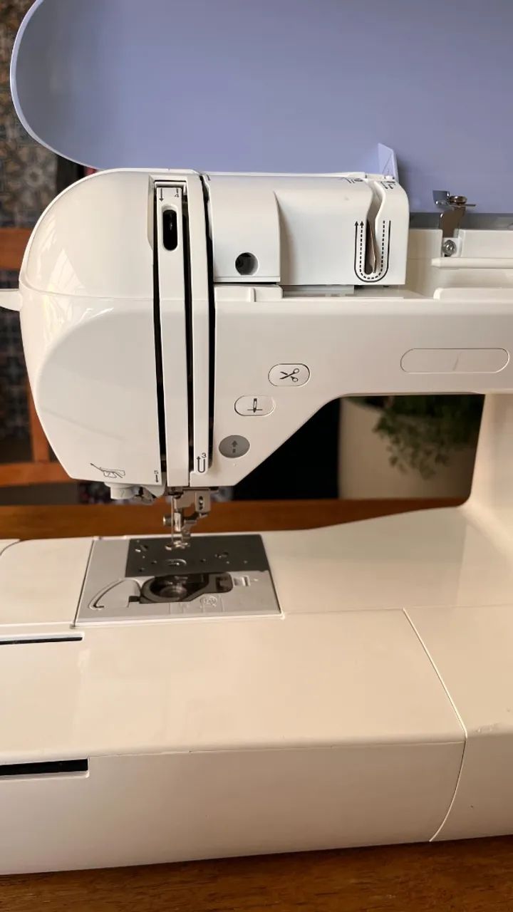 Vendo Máquina de Bordar Brother PE-770 - Foto 2