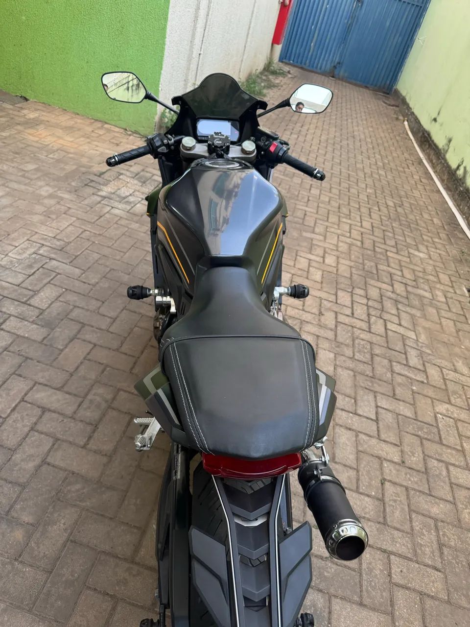 CBR 650r 2022  - Foto 4