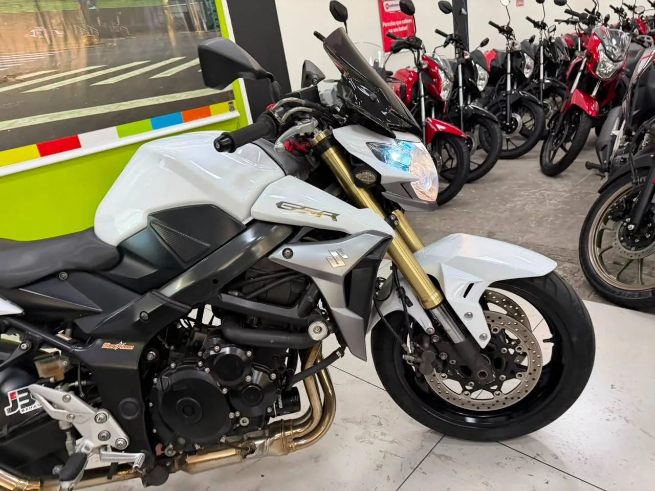 SUZUKI GSR 750 A - Foto 4