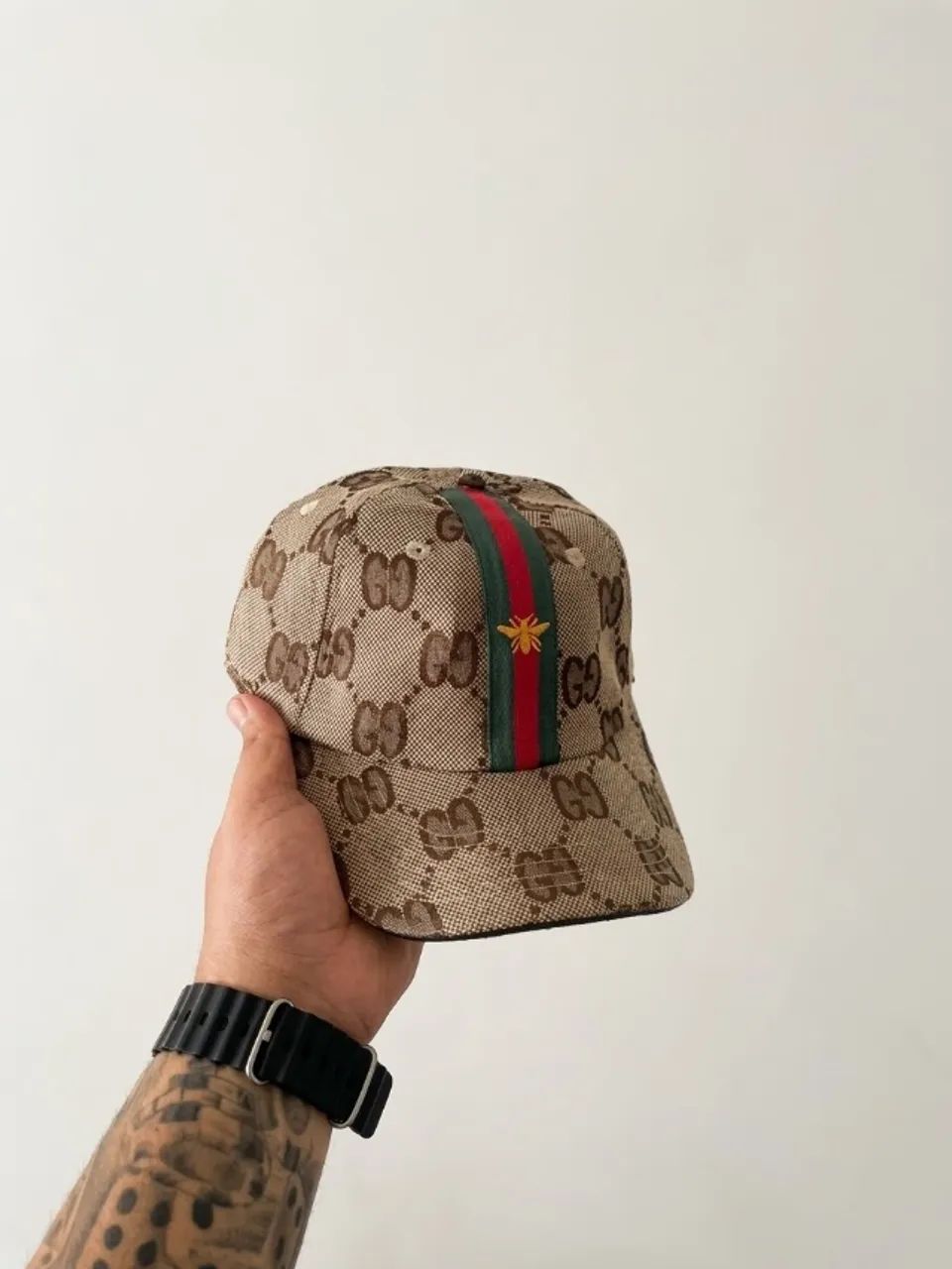 Boné Gucci marrom faixa meio Premium 