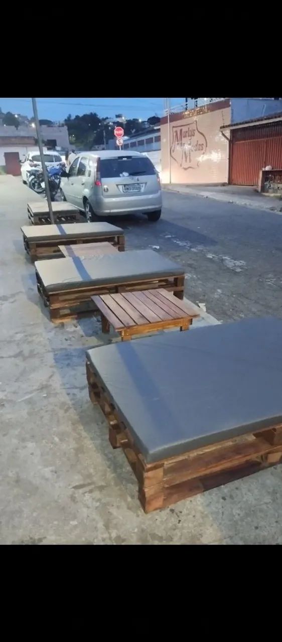 Sofá de palete com almofada  - Foto 2