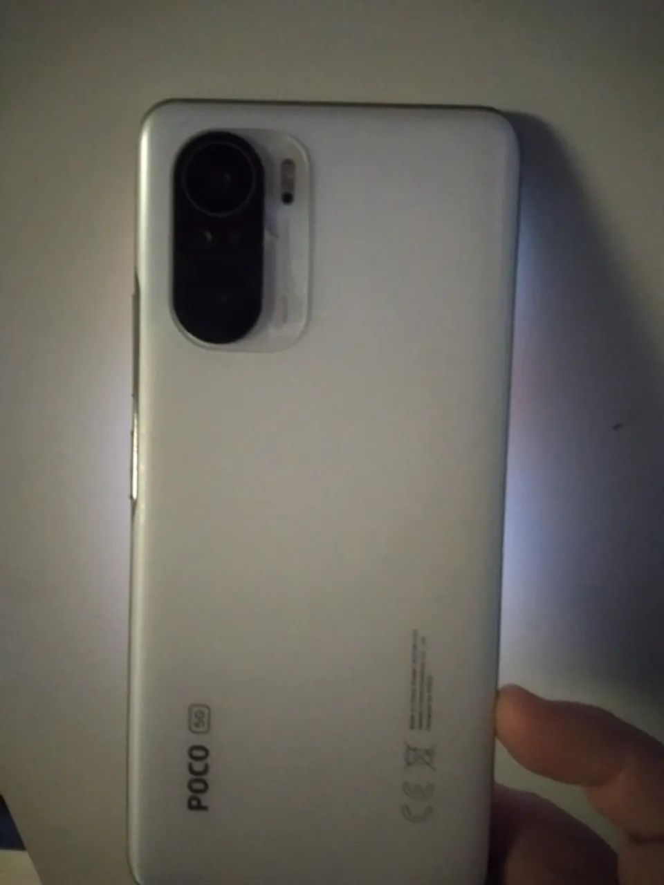 POCO F3 128 GB - Funcionando - Tela com linha e bateria para trocar - Foto 2