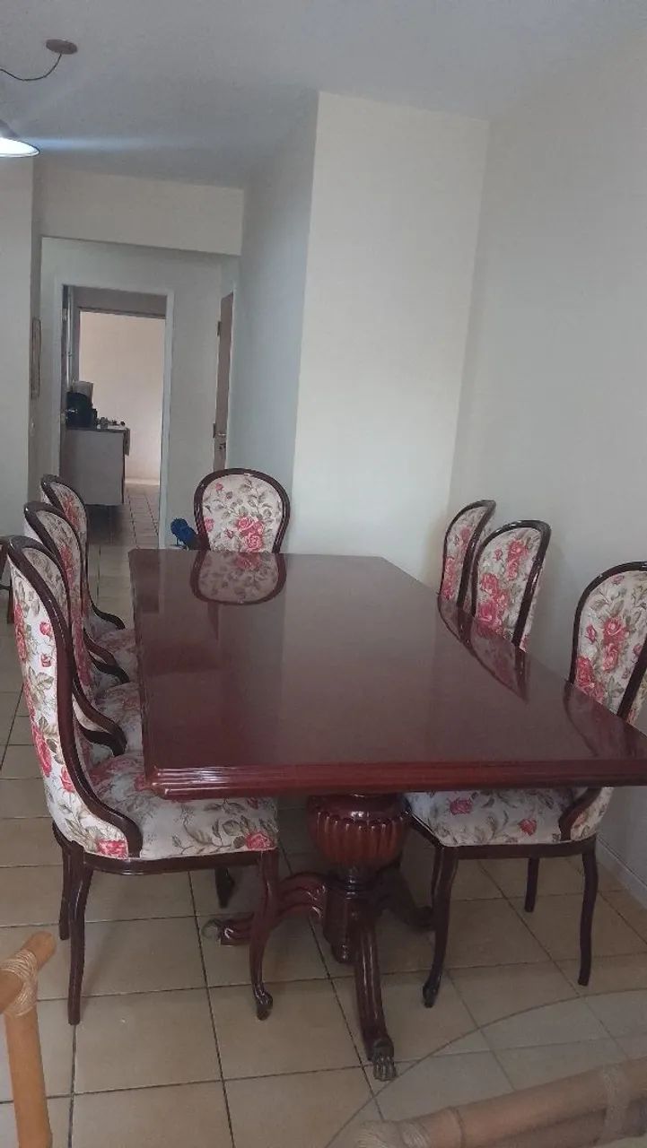 MESA DE JANTAR 8 CADEIRAS MOGNO.