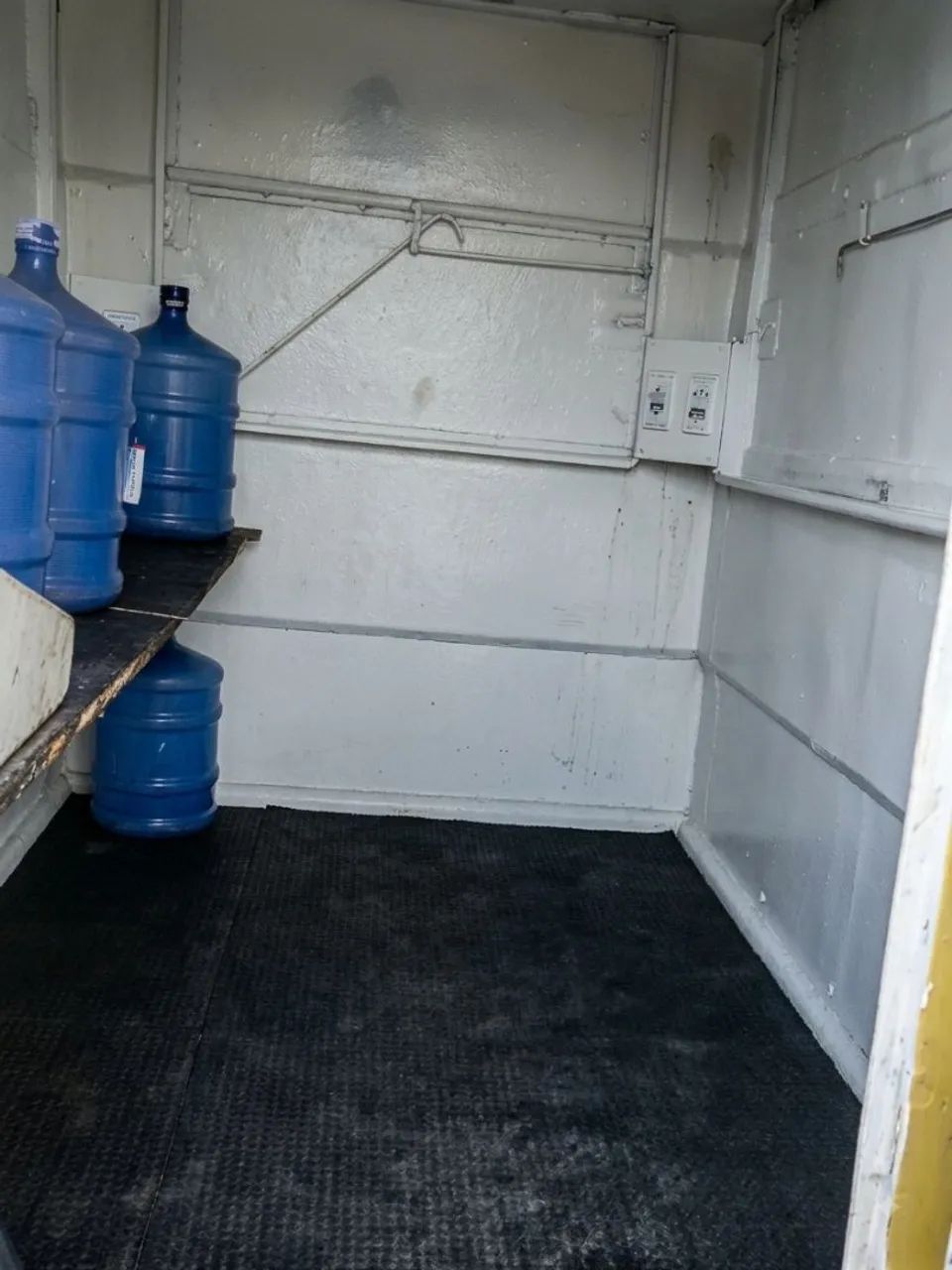 Vendo R$4.000 - Trailer/ Quiosque Móvel 2,10m x 1,50m com Rodado Duplo - Excelente Estado - Foto 4