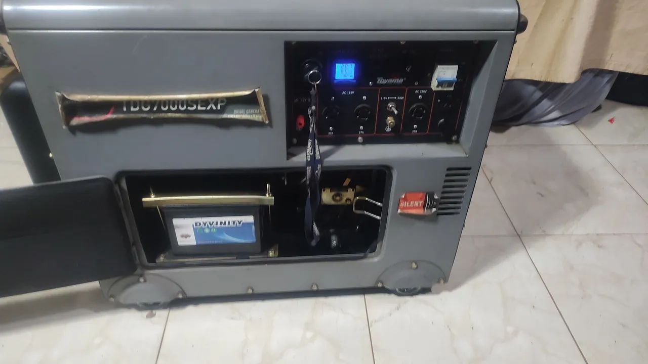 Gerador Toyama TDG EXP 7000 A DISEL 6 KVA FUNCIONANDO    4850 Reais , MEU ZAP *