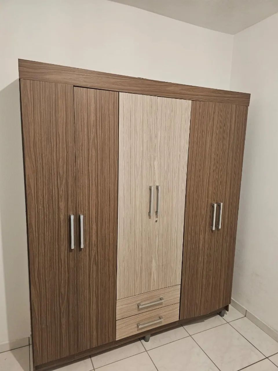 Guarda-roupa 6 portas