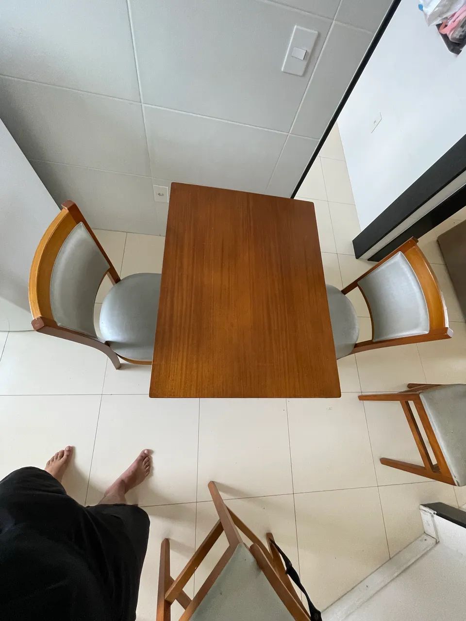 Mesa com duas cadeiras - Foto 3