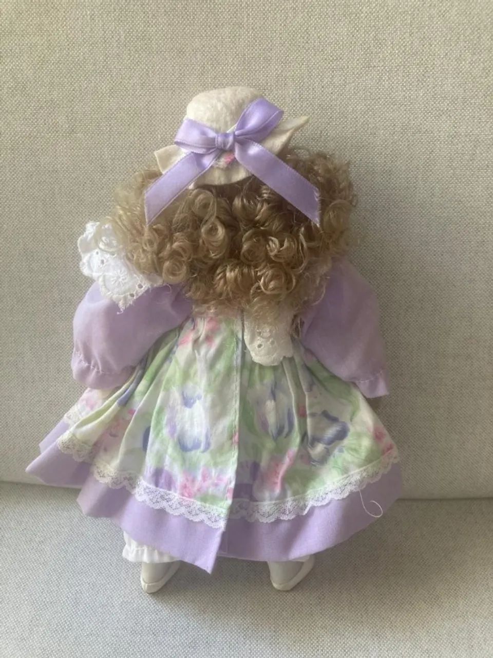 Boneca com braços, pernas e rostinho em louça  - Foto 2