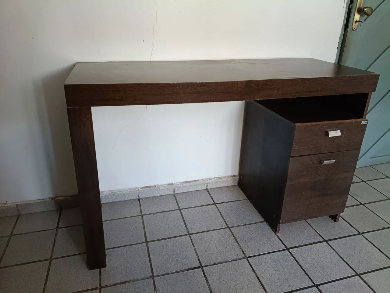 Mesa de Escritório com Gavetas - Grande e Resistente - Foto 3