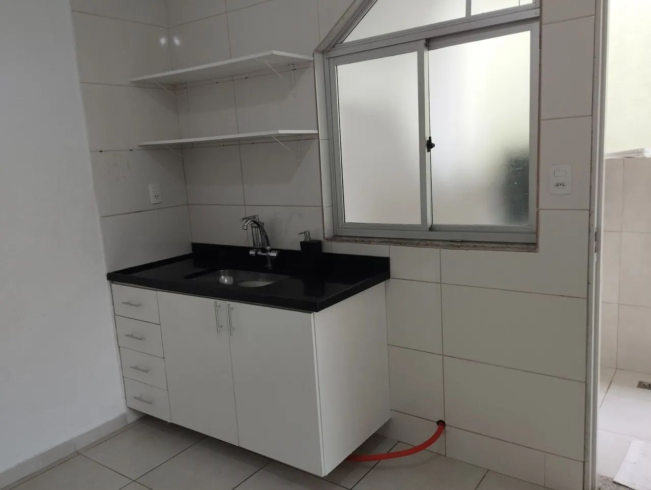 Kitnet para moças e senhoras no Caiçara 