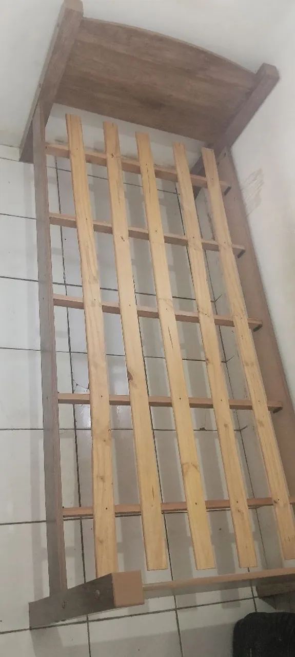 VENDO CAMA SOLTEIRO - NAO ENTREGO, NEM ENVIO - Foto 3