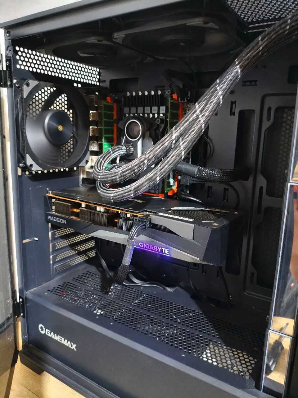 Pc Xeon rx 7600 32gb (leia)