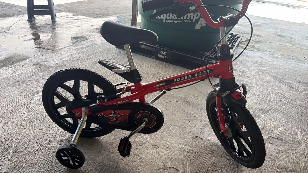 BICICLETA INFANTIL SEMI-NOVO - Foto 4