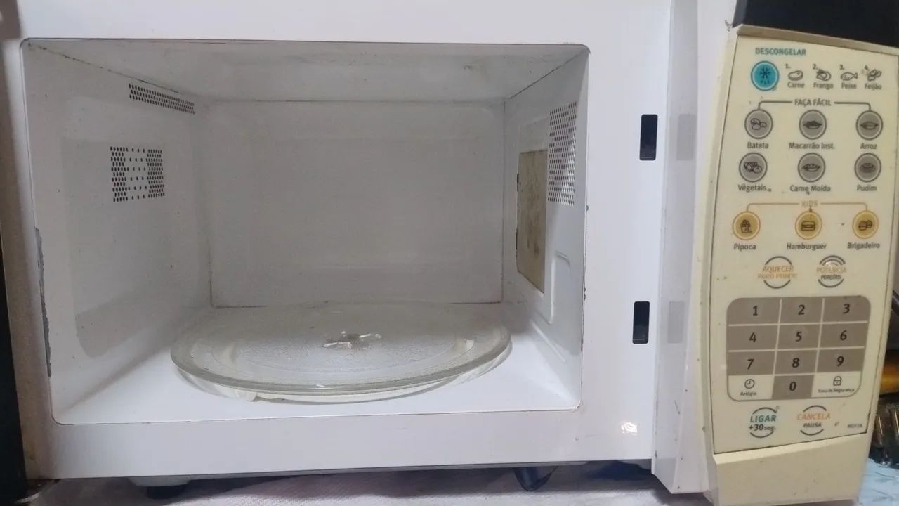 Microondas 20 litros funcionando perfeitamente - Foto 2