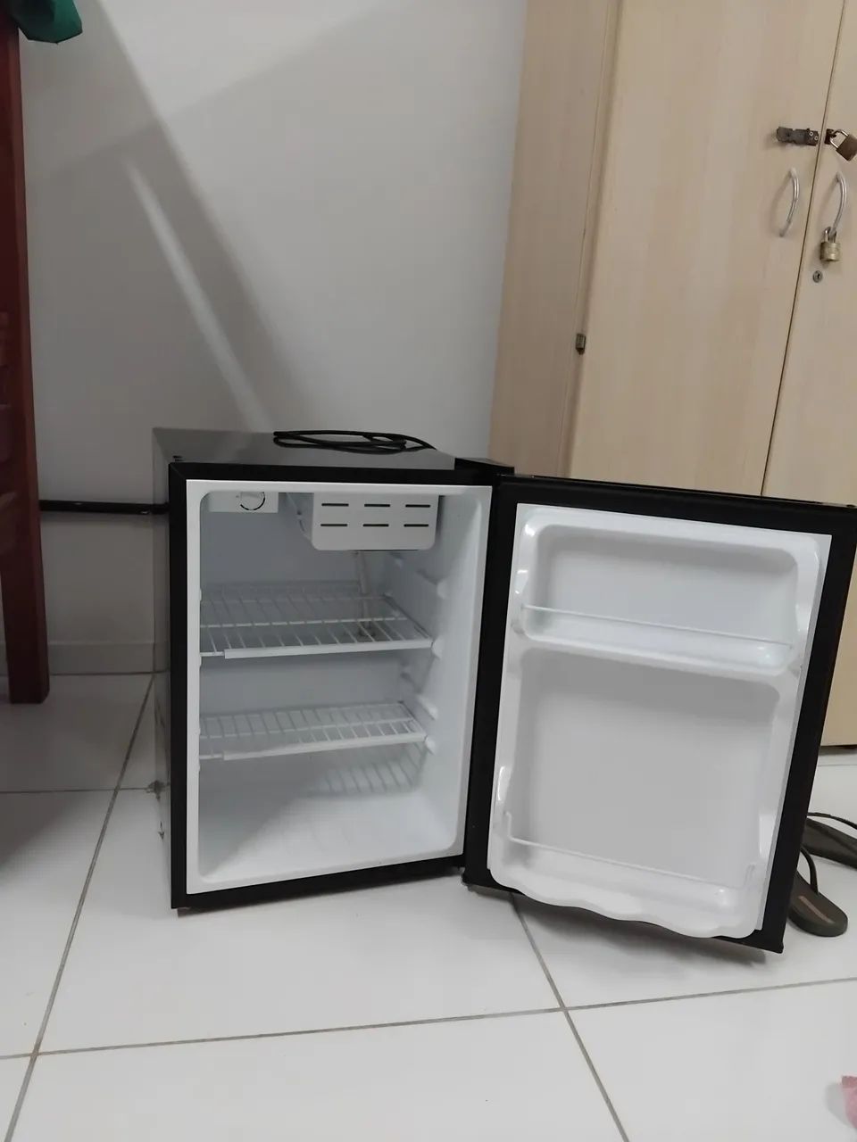 Frigobar Philco 68L Preto - Foto 2