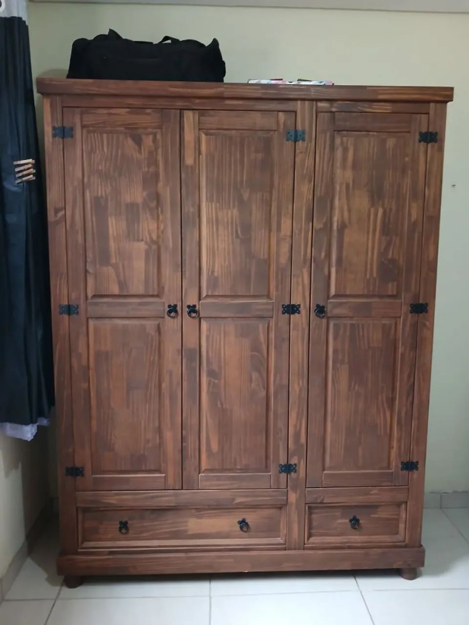 Guarda roupa de casal de madeira 