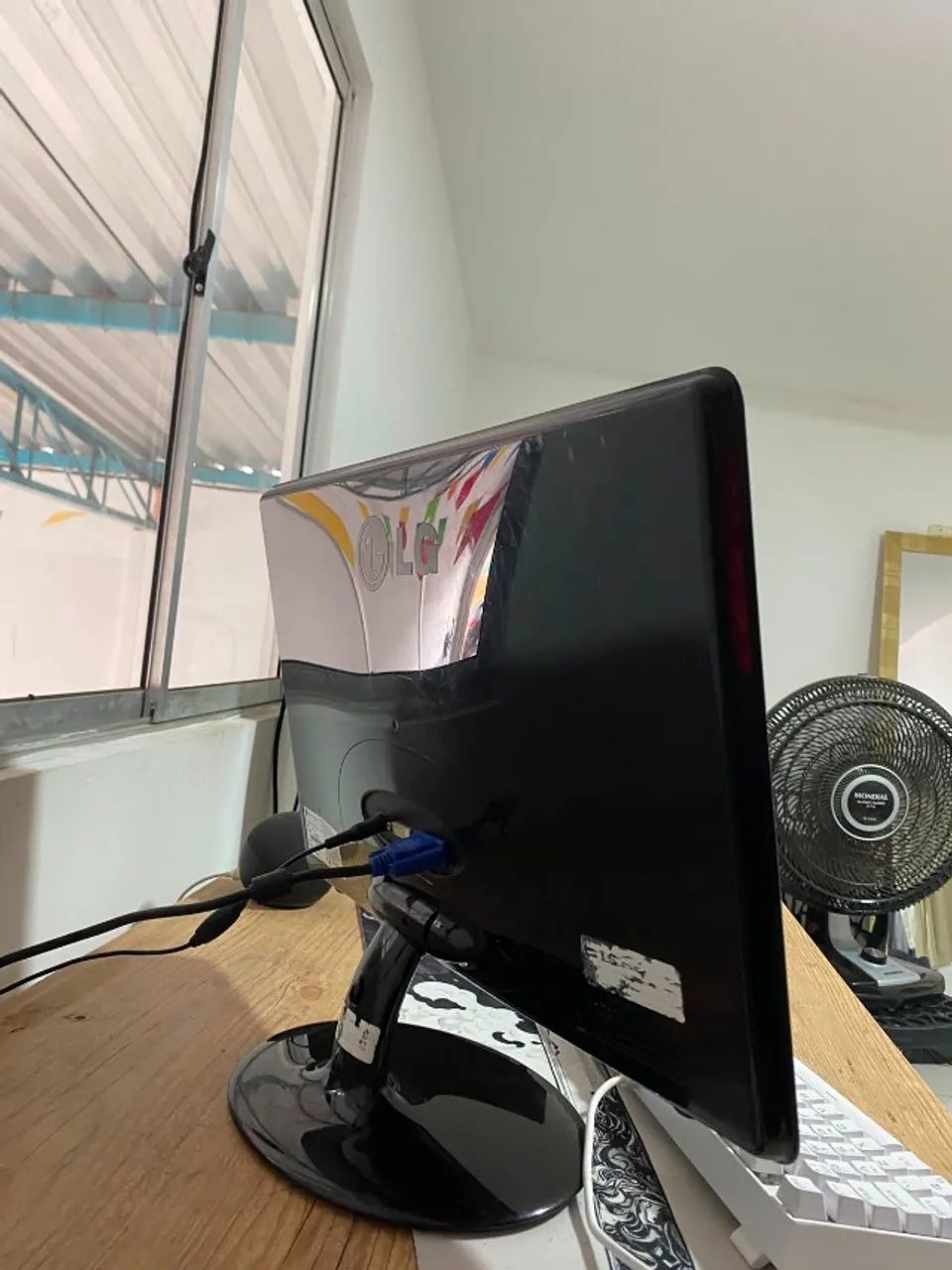 Monitor LG Flatron E2050 20? LED Funcionando Perfeitamente - Foto 4