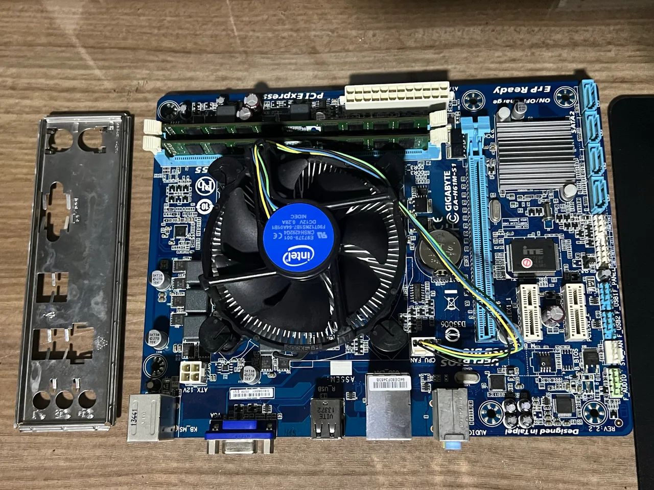 Kit Placa-mãe Core i3+ 4GB (com defeito ) - Foto 2
