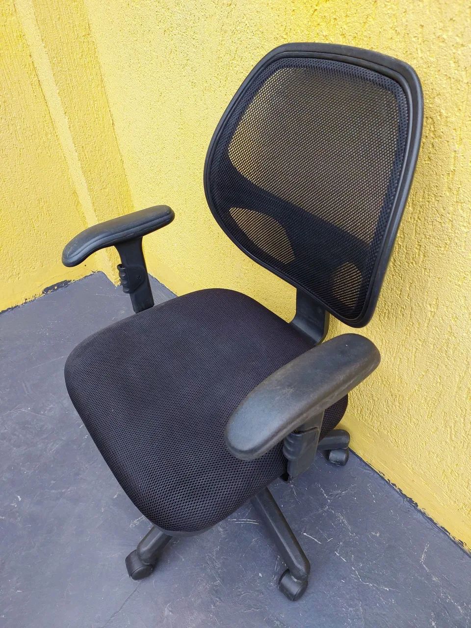 Cadeira escritorio com braços  - Foto 3