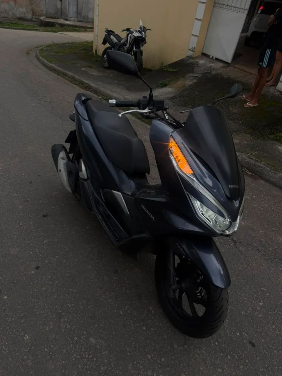 Vendo PCX em me nome + Doc ok - Foto 2