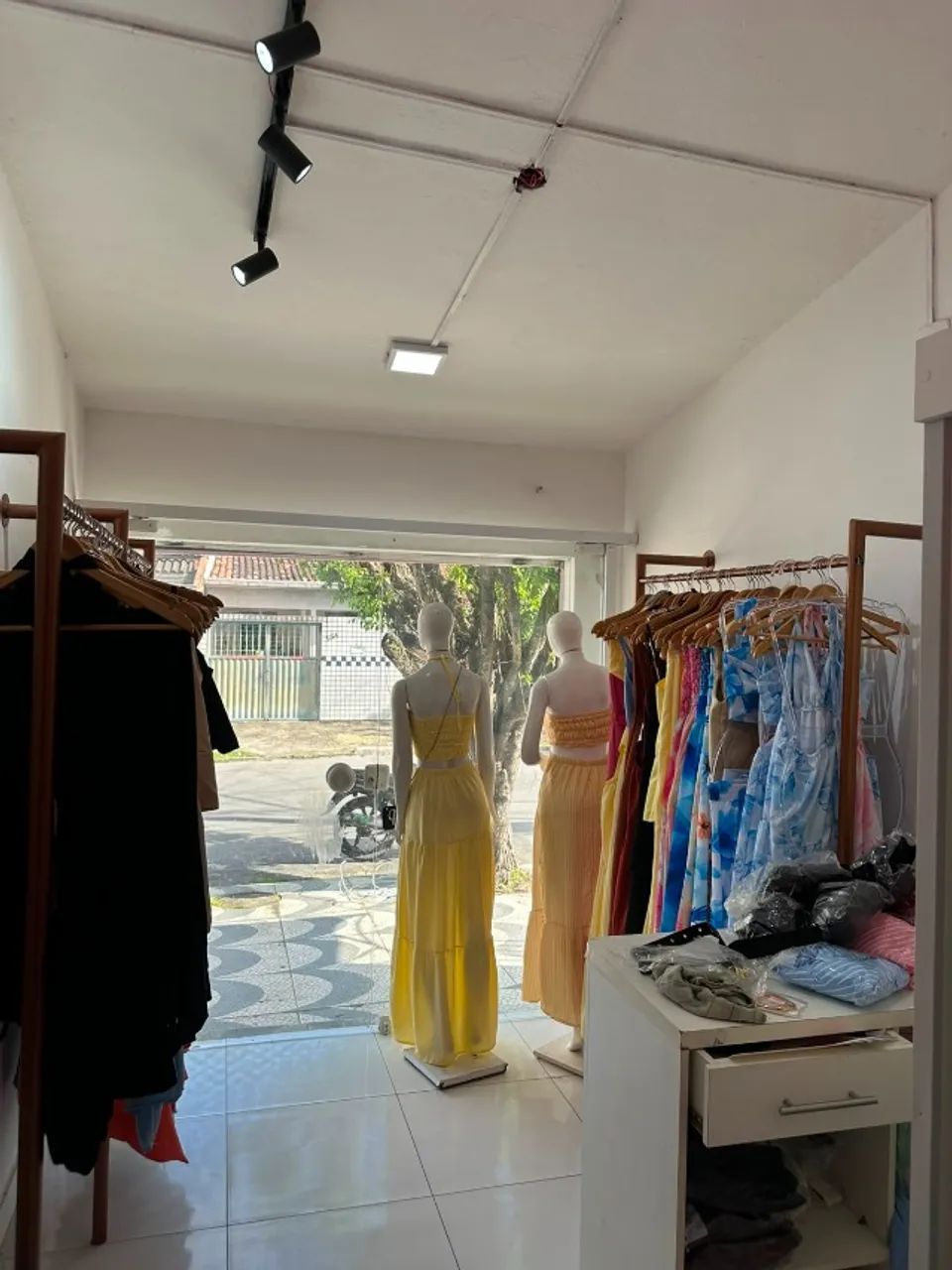 Casa Duplex com 4 Quartos, 2 Suítes e Comércio na Frente 150m² - Clima Bom - Foto 3