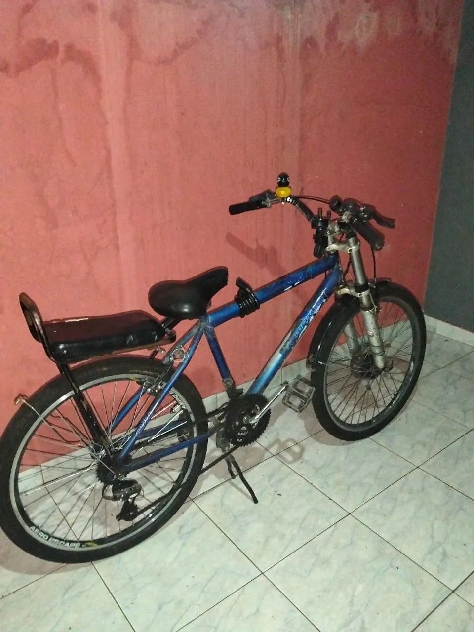 VENDE ESSA BICICLETA EM PERFEITO ESTADO  - Foto 2